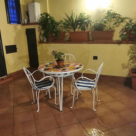 Bed and Breakfast Le Stanze di Eli e Giò Castellammare di Stabia Exterior foto